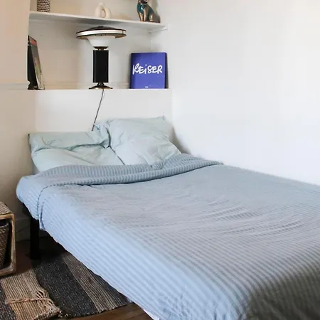 Apartman Bright Nest With A Small View On The Eiffel Tower Levallois-Perret